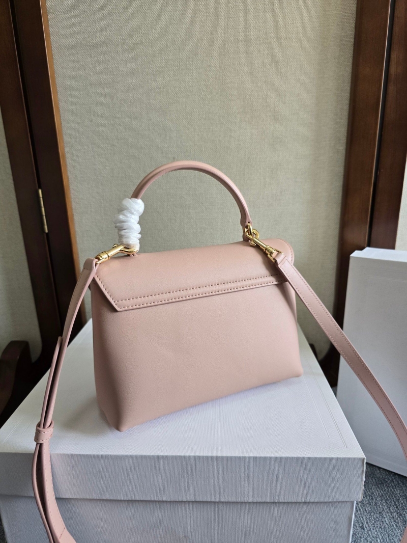 Ce1i*e kelly bags